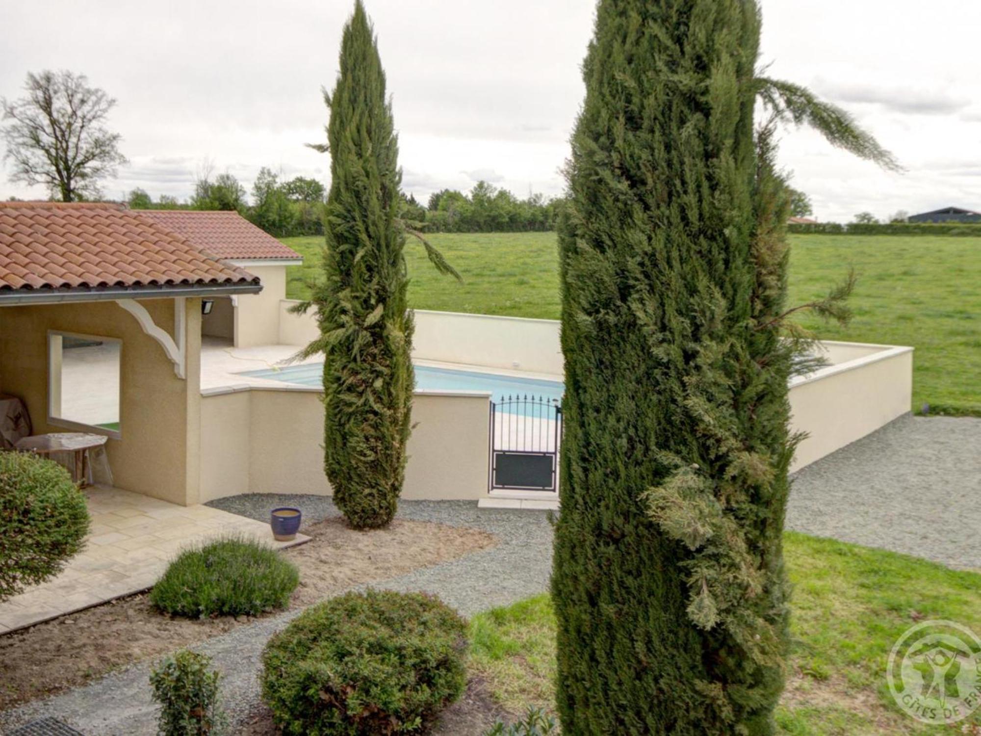 Belle Maison De Campagne Avec Piscine, 4 Chambres, Jardin Et Terrasse Pres De Montbrison - Fr-1-496-48 Chalain-le-Comtal Exterior foto