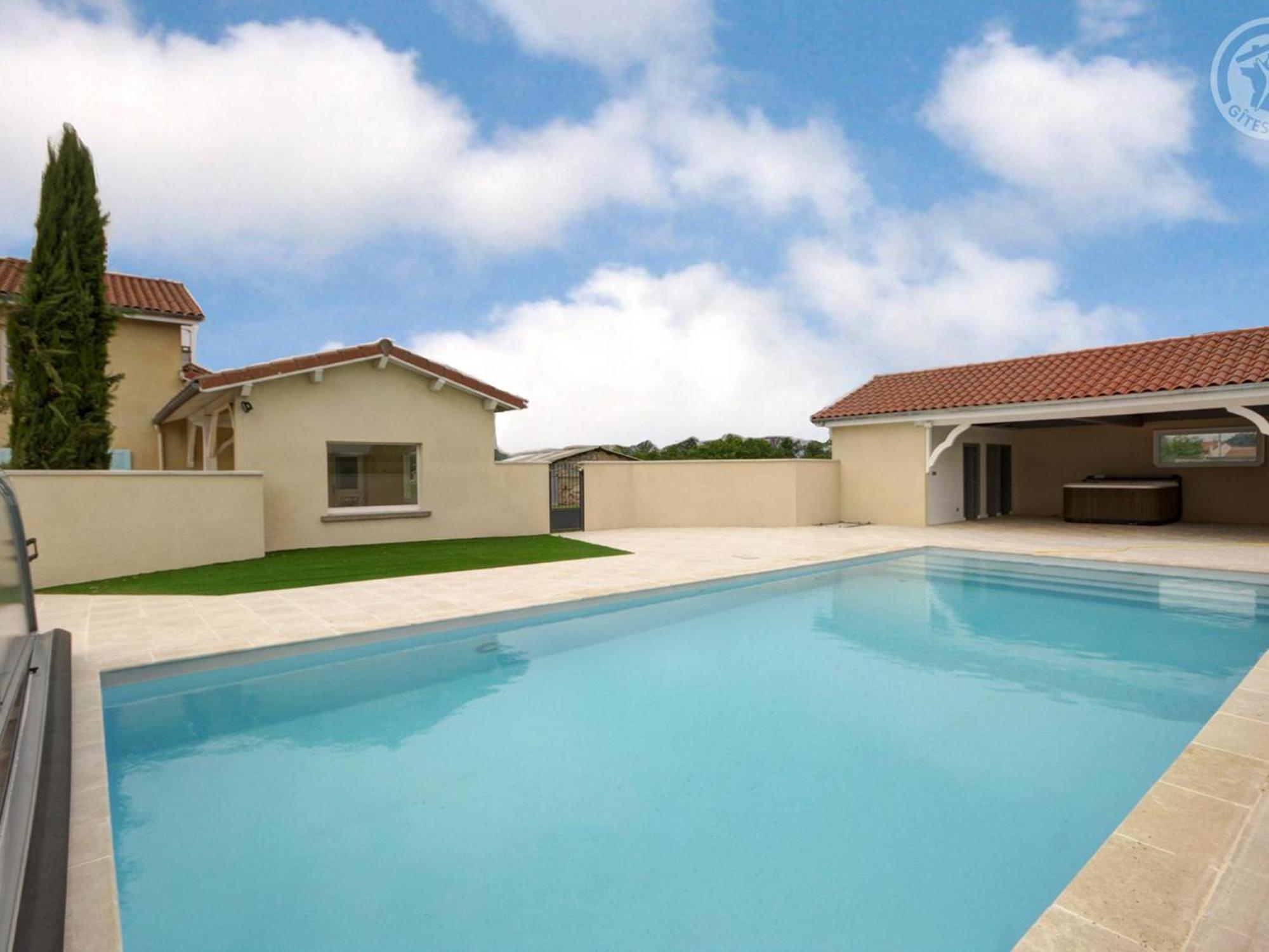 Belle Maison De Campagne Avec Piscine, 4 Chambres, Jardin Et Terrasse Pres De Montbrison - Fr-1-496-48 Chalain-le-Comtal Exterior foto